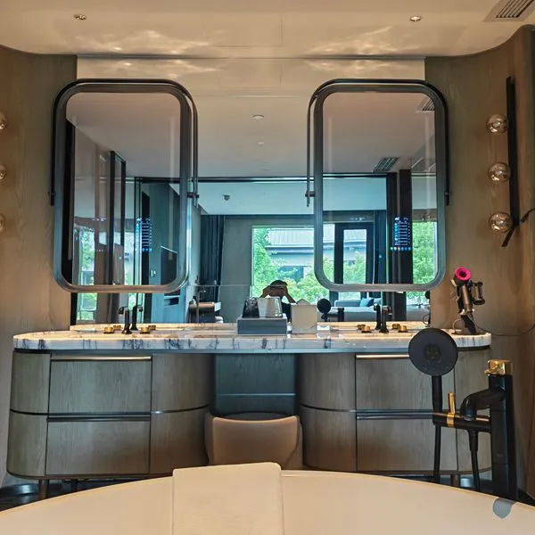 Android Bathroom Smart Mirror Android Bathroom Smart Mirror